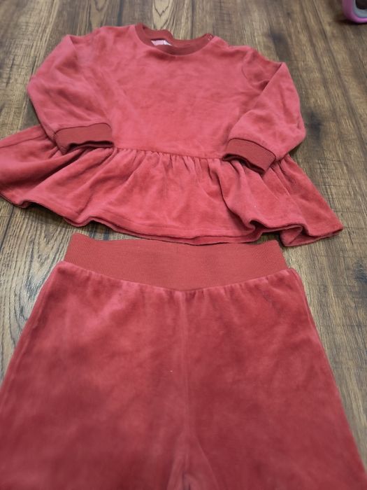 Spodnie i bluza czerwona dziewczęca