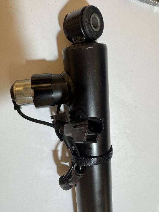 Задні амортизатори Lincoln MKC 2015–2019 (пара, нові)