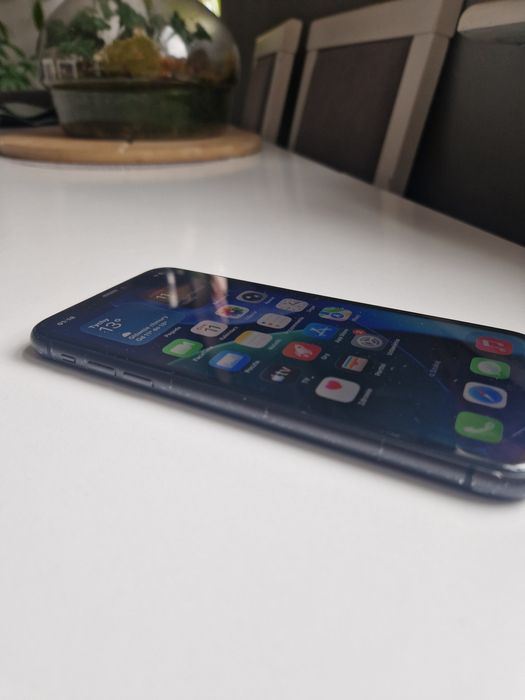 Iphone 11 64gb stan dobry+