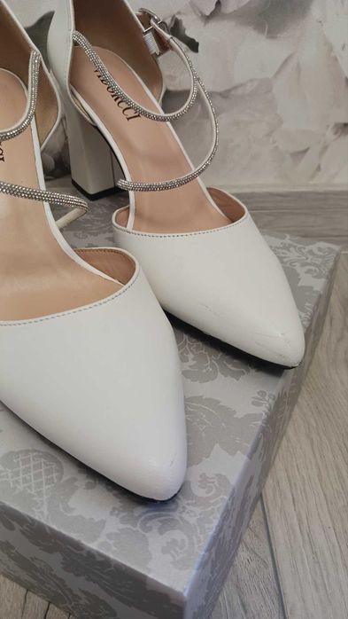 Шкіряні туфлі, білі, 40р.