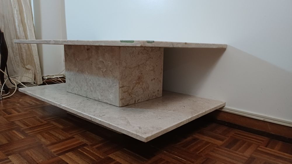 Mesa em pedra mármore
