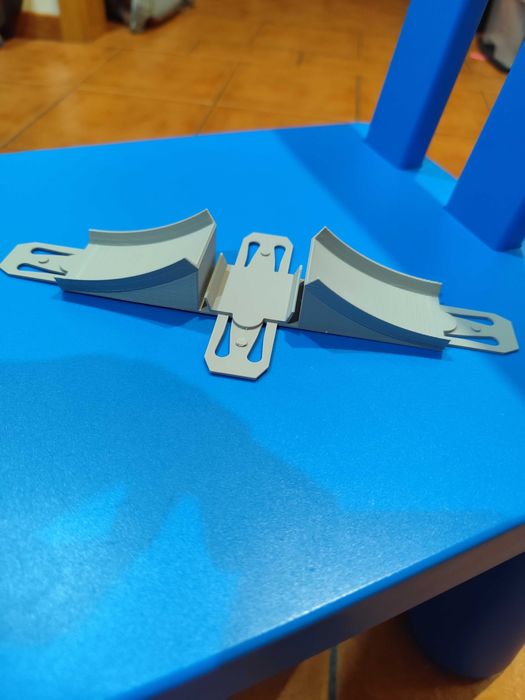 Pista Hot Wheels com salto
