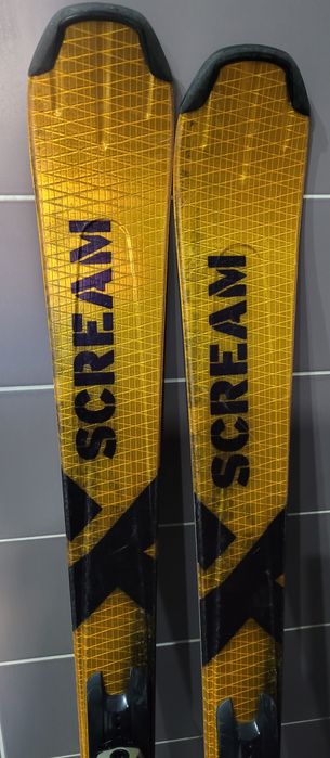 Narty Salomon scream 145 cm