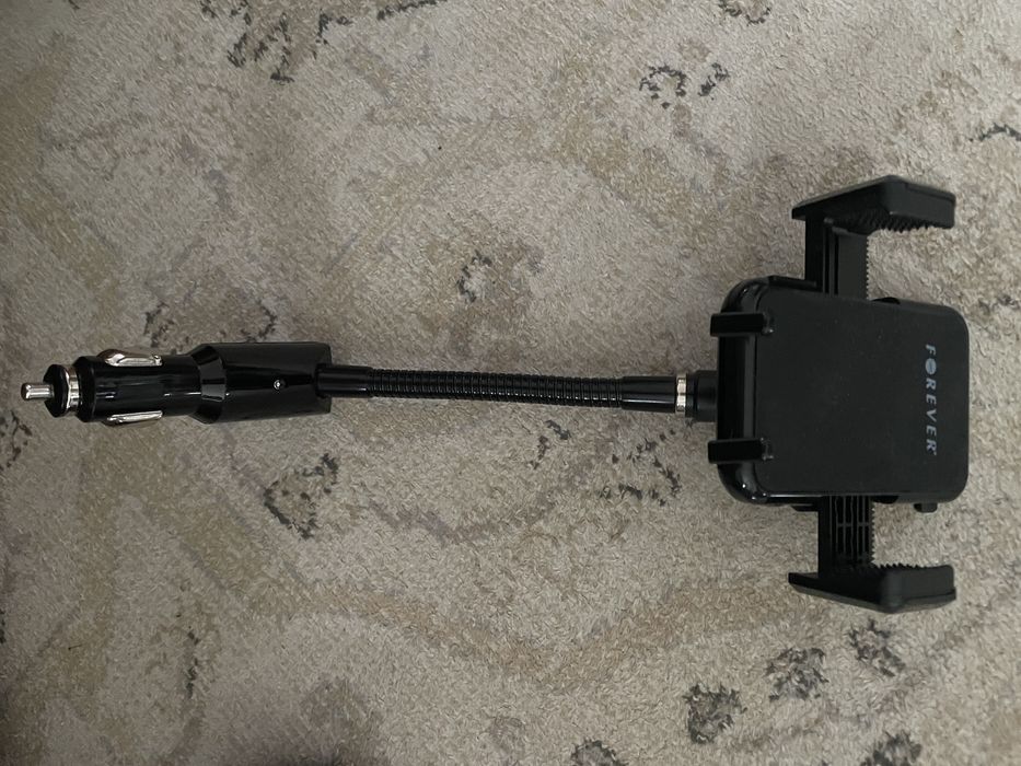 Uchwyt na telefon w gniazdo zapalniczki z wyjściem USB FOREVER