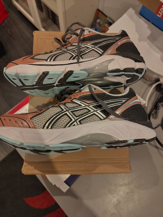Tênis ASICS GT-2160 nunca usados tamanho 40.5