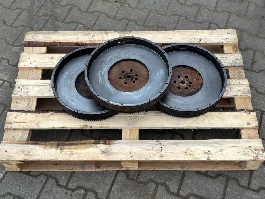 Koło zamachowe, duże, na 4 łapki, nowy typ | URSUS/ZETOR | np. 1614