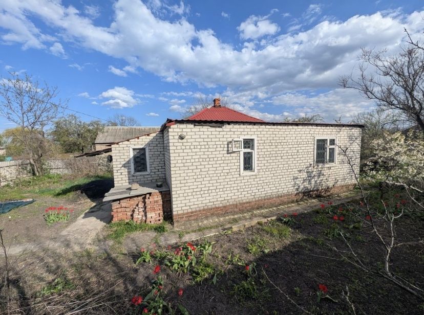Здаеться великий будинок в Петропавлівці