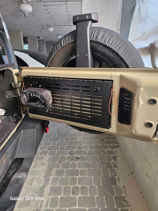 Відкидний стіл на двері багажника Jeep Wrangler JL / JK / TJ Molle XRoad