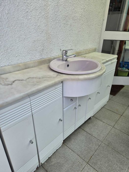 Móvel com Lavatório