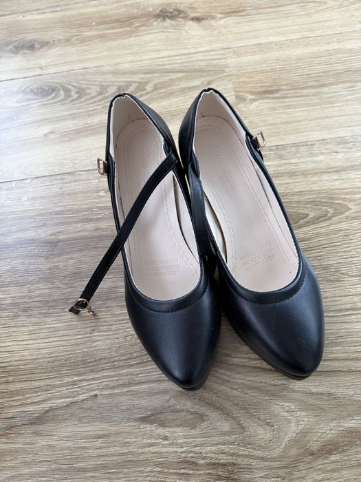 Buty na obcasie