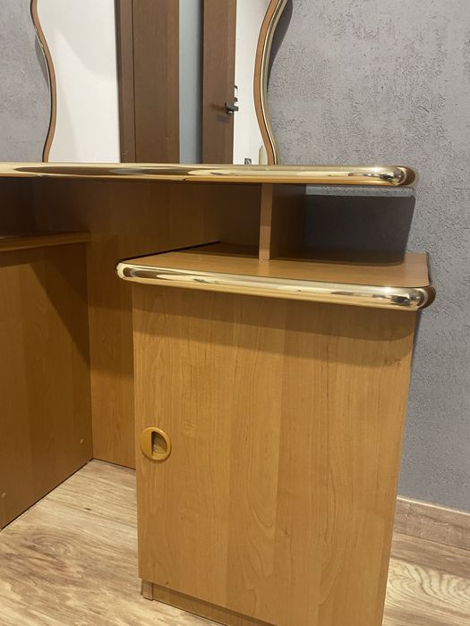 Toaletka z lustem 120 cm i szafa 3.drzwiowa