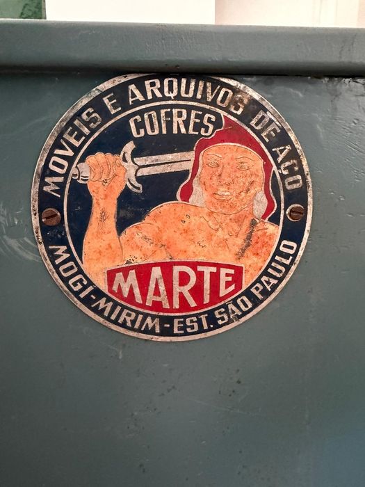 COFRE ANTIGO MARTE – Combinação Funcional – Peça Vintage/Industrial