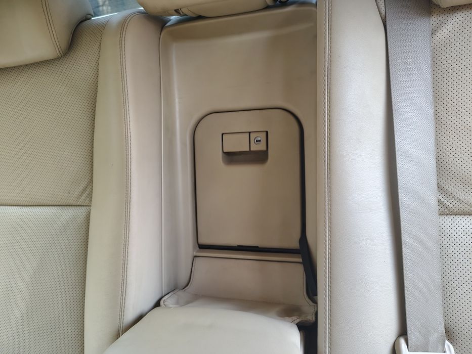 Продам семейный автомобиль