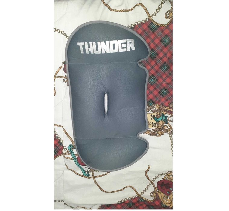 Redutor de assento para cadeiras auto