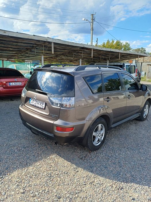 Mitsubishi Outlander 2011
