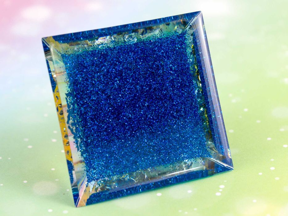 Piękna Piramida Orgonit Amazonit Kryształ Biały Żywica Śri Jantra 5cm