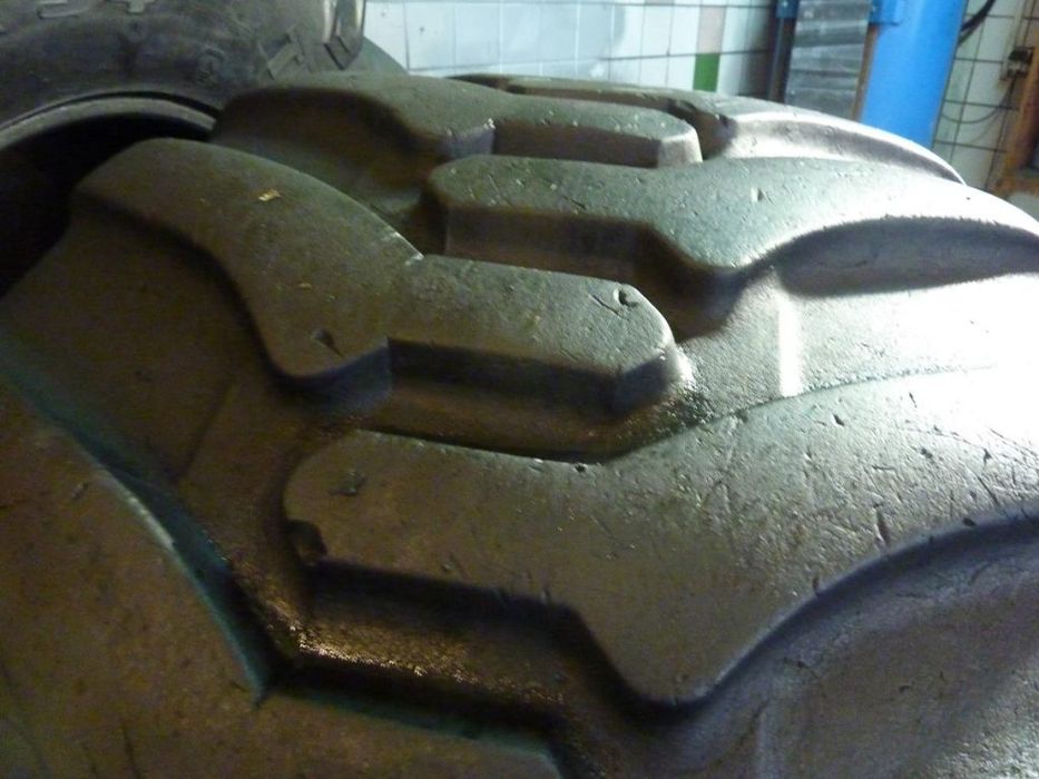 Opona używana rolnicza 710/45-26.5 710/45R26.5 TRELLEBORG 3000zł W2887