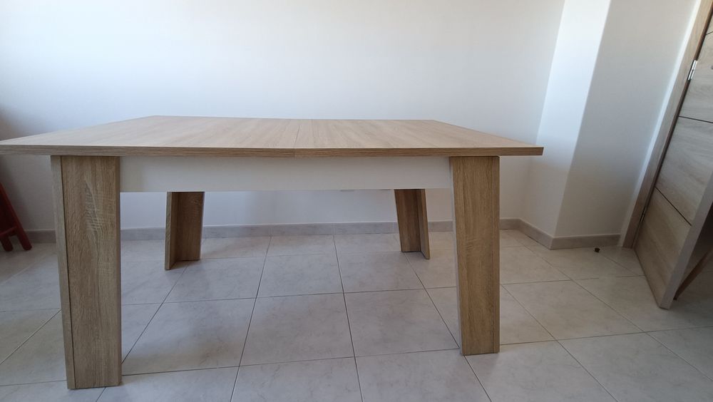 Mesa de jantar extensível
