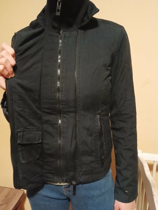 Продам весняну куртку