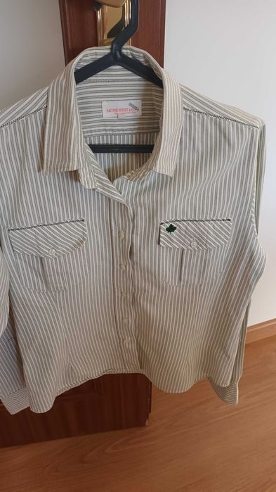 Camisa branca e verde da Sacoor