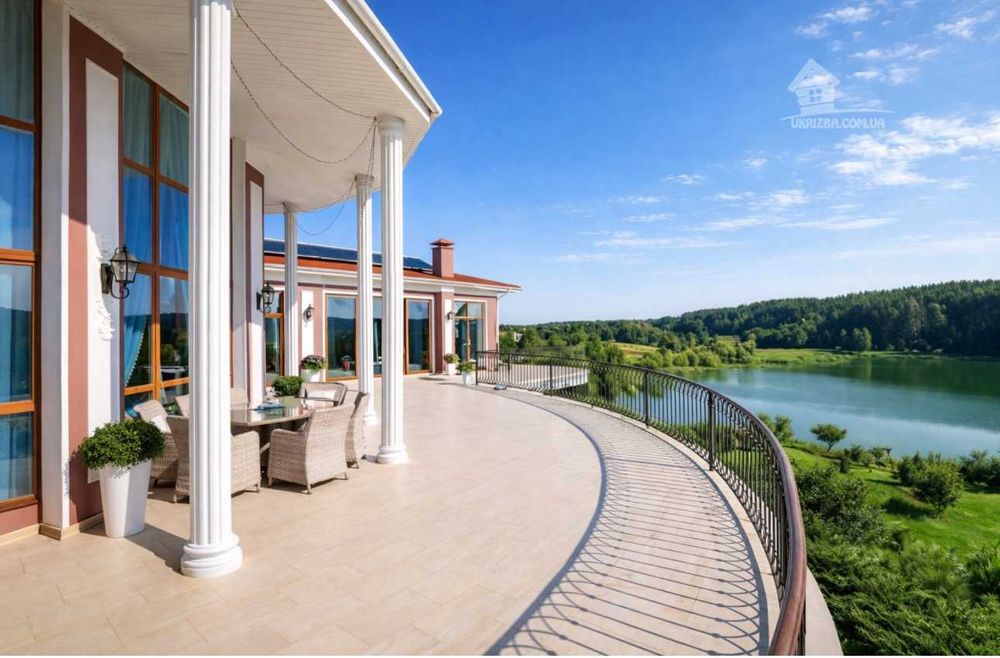 Дом 800 кв. VIP-уровня.Бассейн с подогревом, сауна, бильярд,генератор.