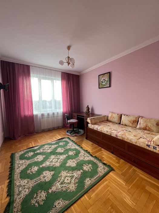 Будинок під Бізнес 468м2 з ділянкою 10сот Луцьк