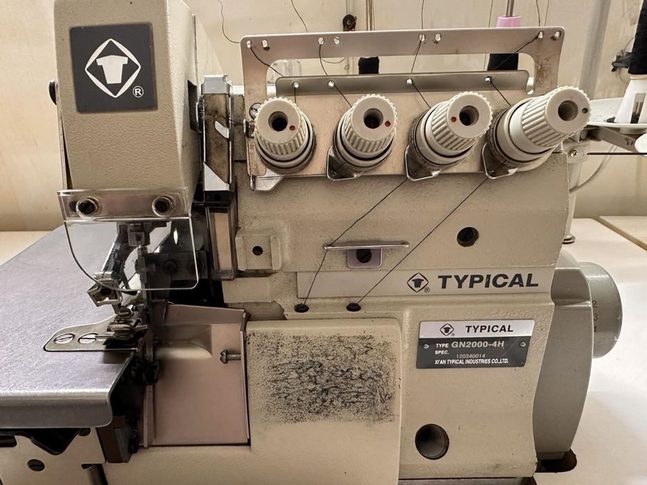 Швейна машинка оверлок 4 нитки трикотаж