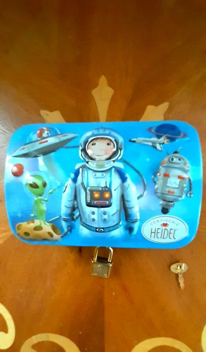 Металева скринька