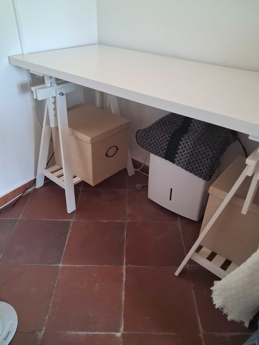 Secretária, branco, 140x60 cm - LAGKAPTEN / MITTBACK
