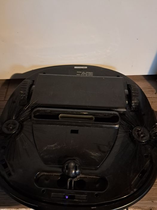 Robot odkurzacz robocop queen