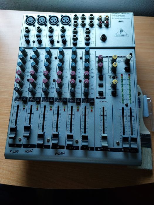 Mesa de mistura behringer eurorack ub1204 pro bom estado