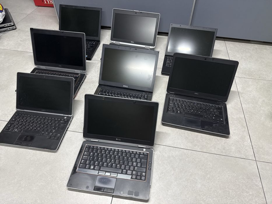 8 sztul laptopow dell + zasilacze jako uszkodzone
