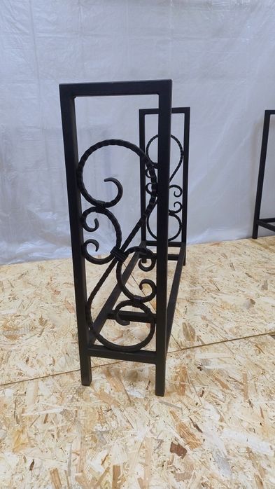 Stojak na drewno kominkowe