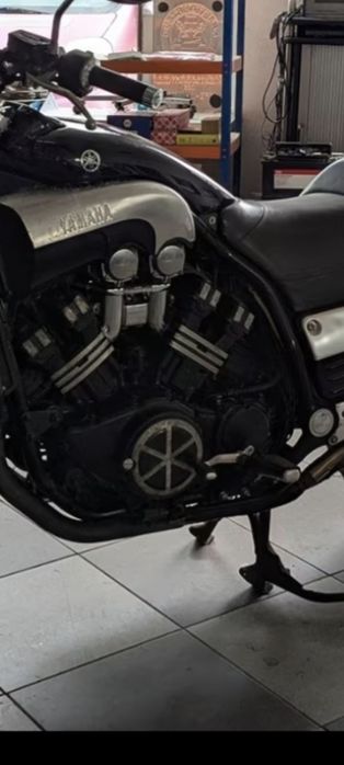 Yamaha vmax 1200 silnik