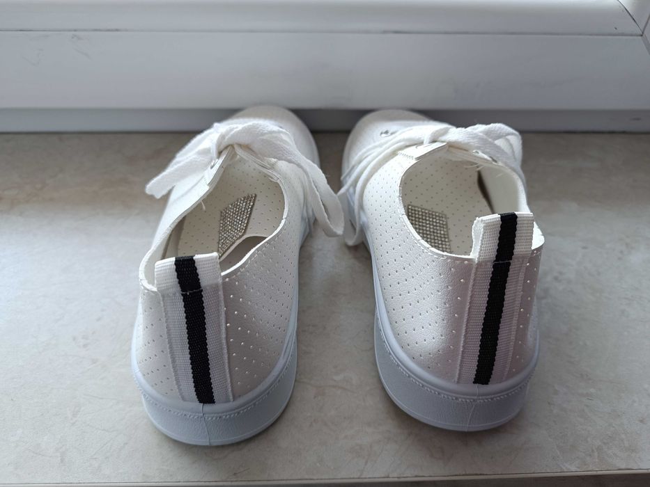 Białe sneakersy, rozm. 36