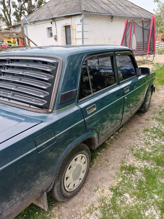 Автомобіль Ваз 2105