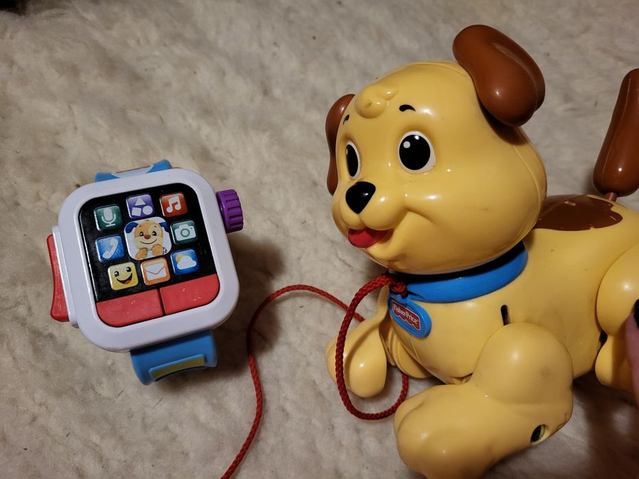 Zegarek i piesek do ciągnięcia fisher price.