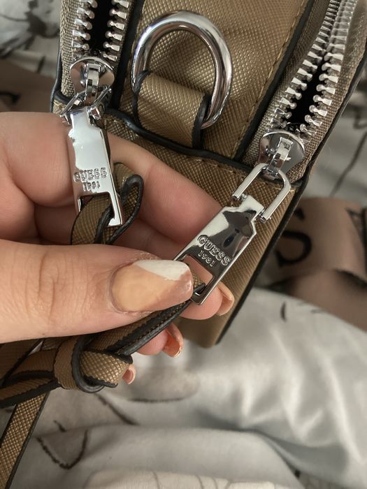 Mala Guess em castanho