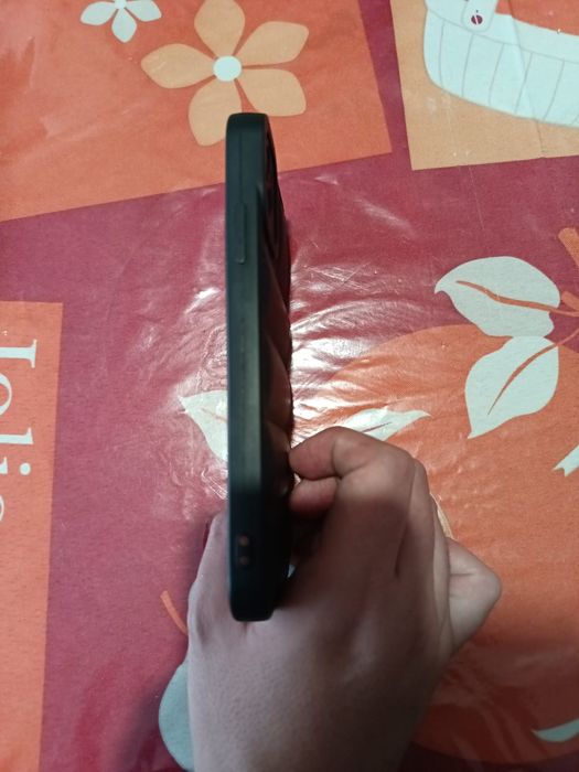 Capa iphone 11 cor preta + oferta brindes