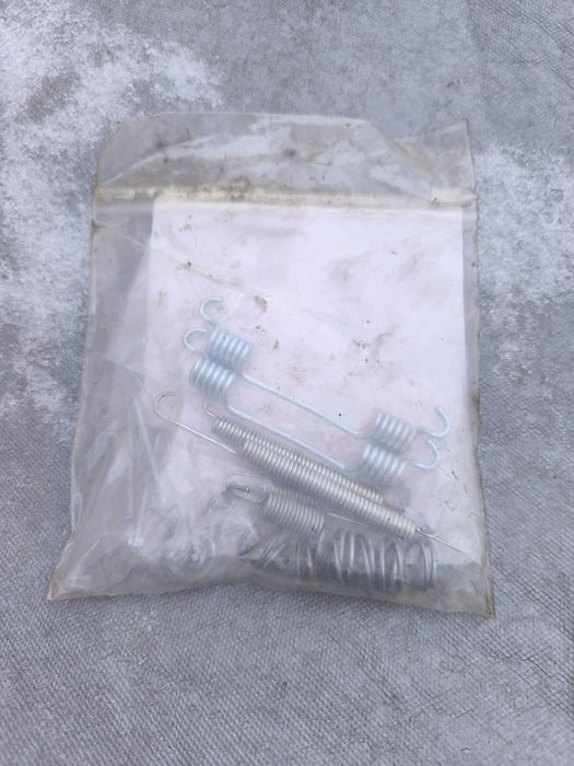 Комплект пружин задніх колодок DELPHI LY1134 OPEL DAEWOO LANOS