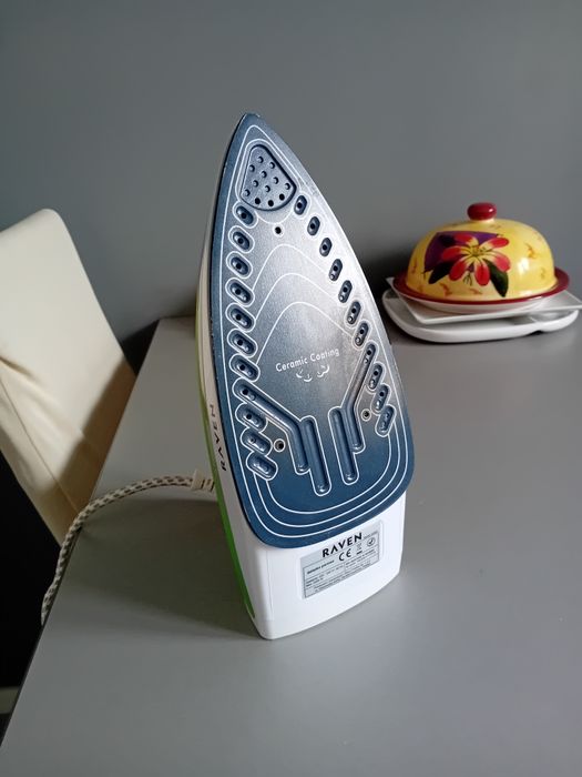 Żelazko parowe Raven