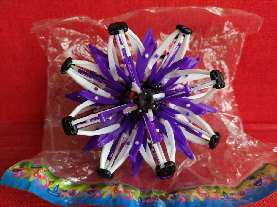 Bola Mágica violeta e branco