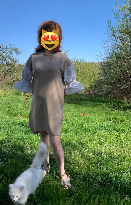 Весняна оригінальна сукня бежевго кольору