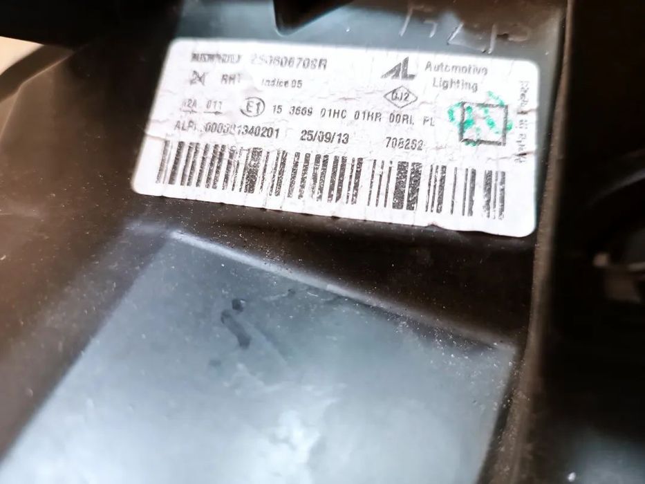 ÓTICA / FAROL DACIA DUSTER - ESQUERDO