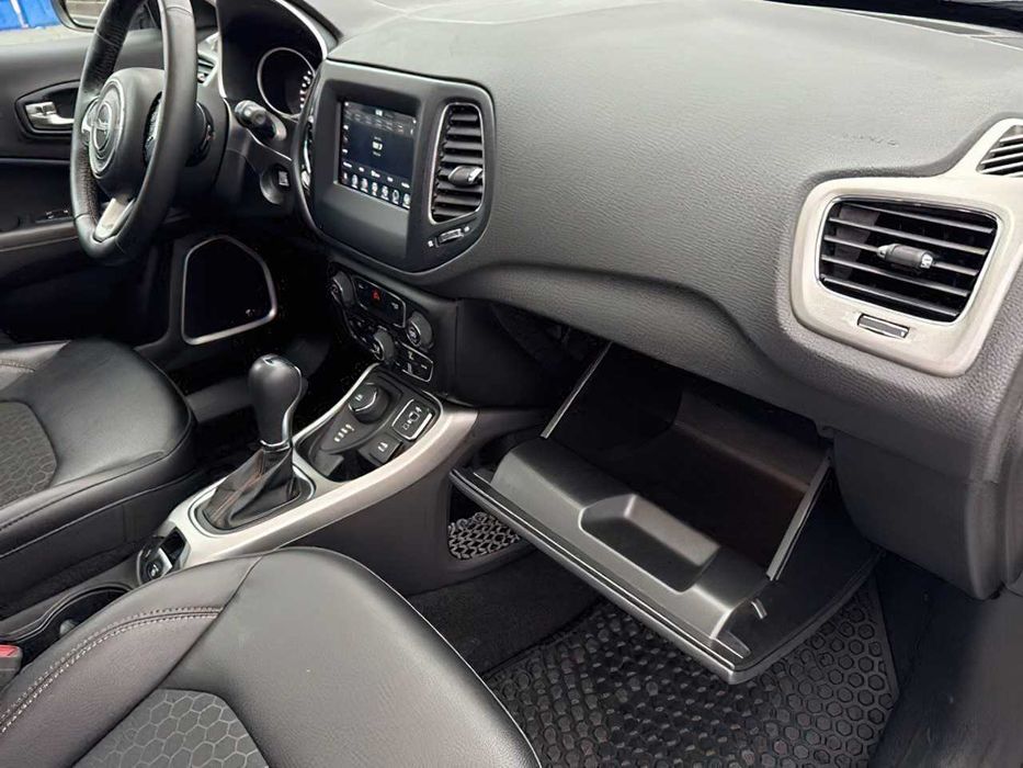 Jeep Compass      2021