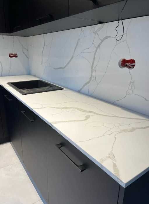 Blaty/parapety pod wymiar, granit, konglomeraty kwarcowe/granitowe