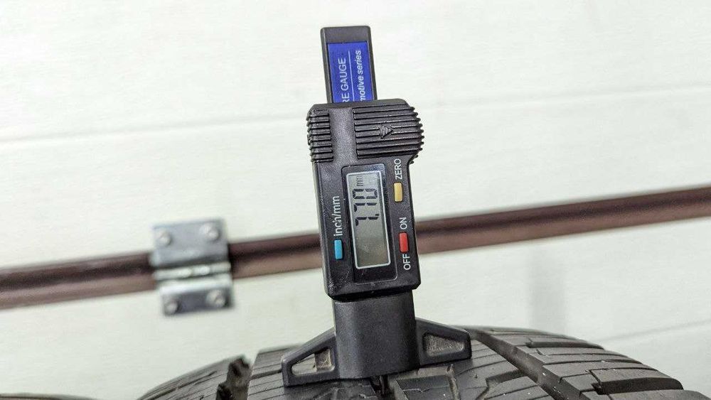 Шини 215/65 R16C 109/107T Continental VanContact 4Season