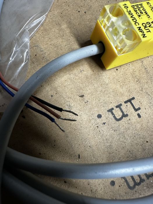 Індуктивний датчик наближення 4 мм IC17CNC04NO-K