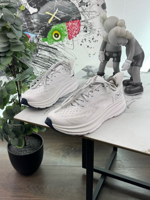 Кросівки Hoka Clifton 9 39 розмір Е16987