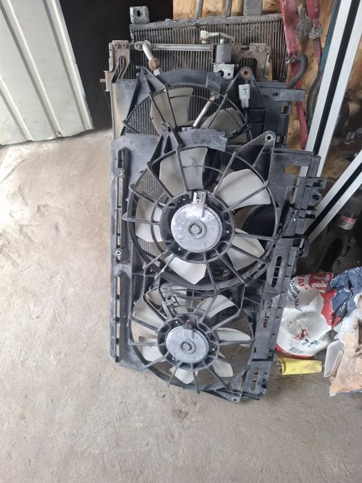 Вентилятор радіаторів/Касета радіаторів Toyota Avensis t25 2.2  Розбор